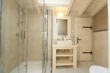 Villa with Heated Pool for 16 Guests in Premantura