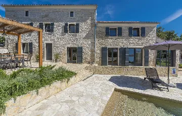 4-Bedroom Villa with Pool in Bičići, Croatia