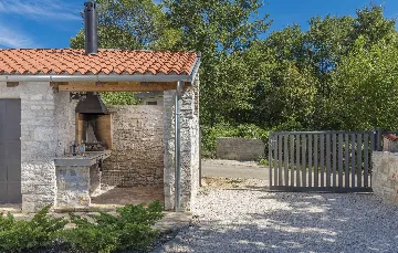4-Bedroom Villa with Pool in Bičići, Croatia