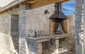 4-Bedroom Villa with Pool in Bičići, Croatia