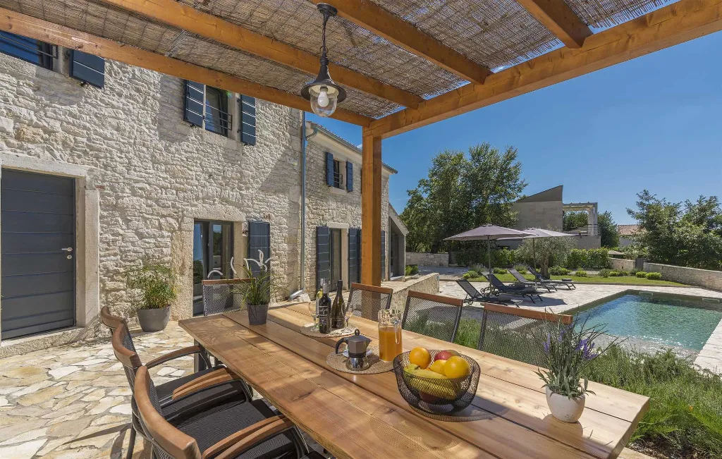 4-Bedroom Villa with Pool in Bičići, Croatia