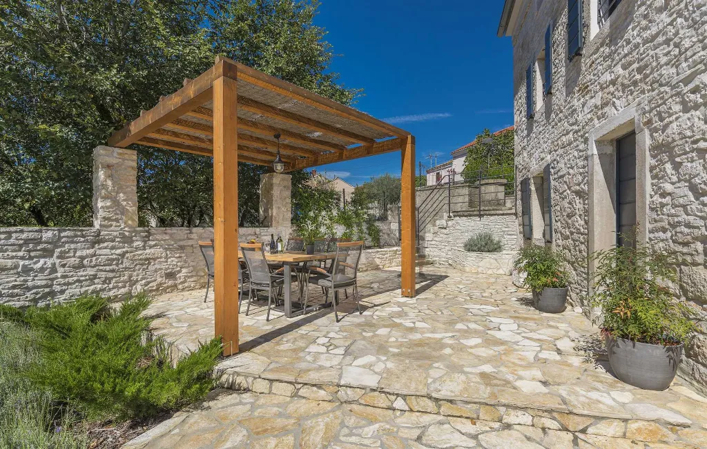 4-Bedroom Villa with Pool in Bičići, Croatia