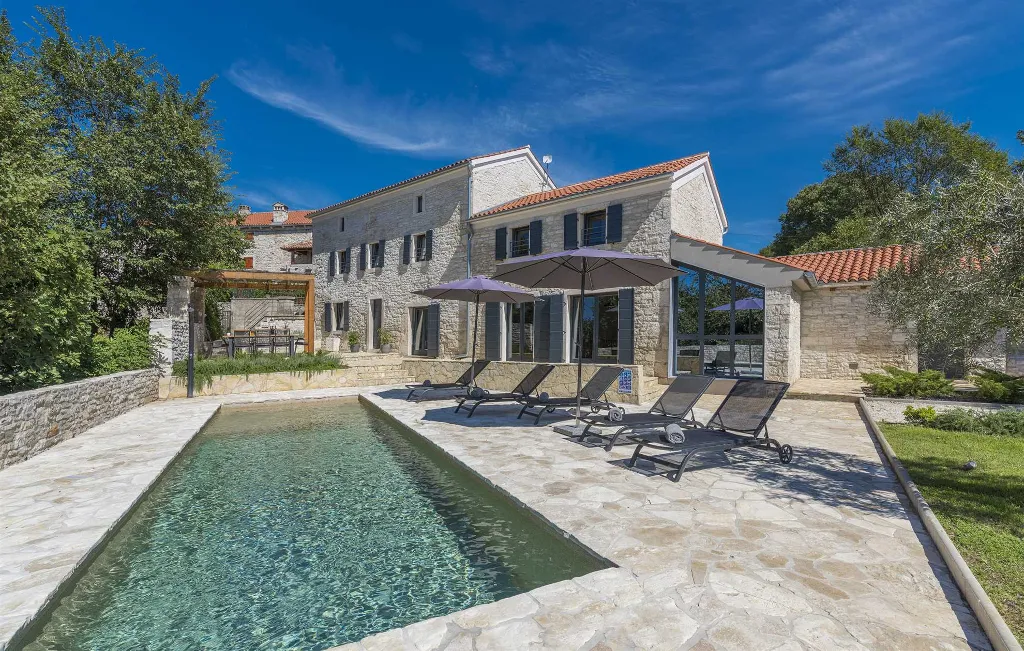 4-Bedroom Villa with Pool in Bičići, Croatia