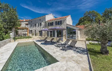 4-Bedroom Villa with Pool in Bičići, Croatia