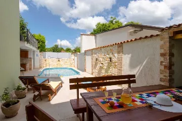 2-Bedroom Villa with Private Pool in Marčana