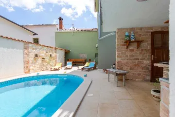 2-Bedroom Villa with Private Pool in Marčana
