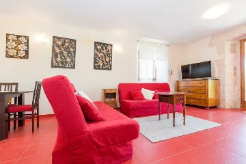 2-Bedroom Villa with Private Pool in Marčana