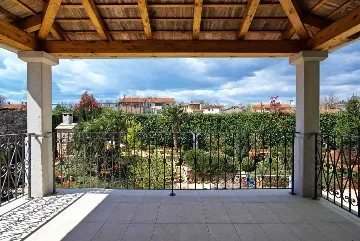 2-Bedroom Villa with Private Pool in Marčana