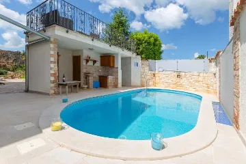 2-Bedroom Villa with Private Pool in Marčana