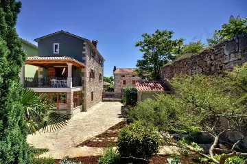 2-Bedroom Villa with Private Pool in Marčana