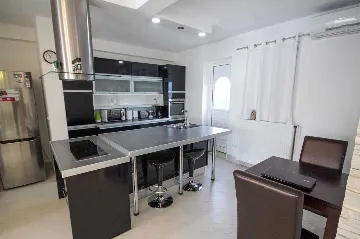 Umag Villa with Swimming Pool for 10