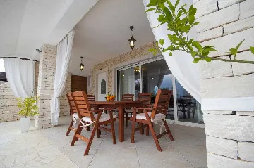 Umag Villa with Swimming Pool for 10