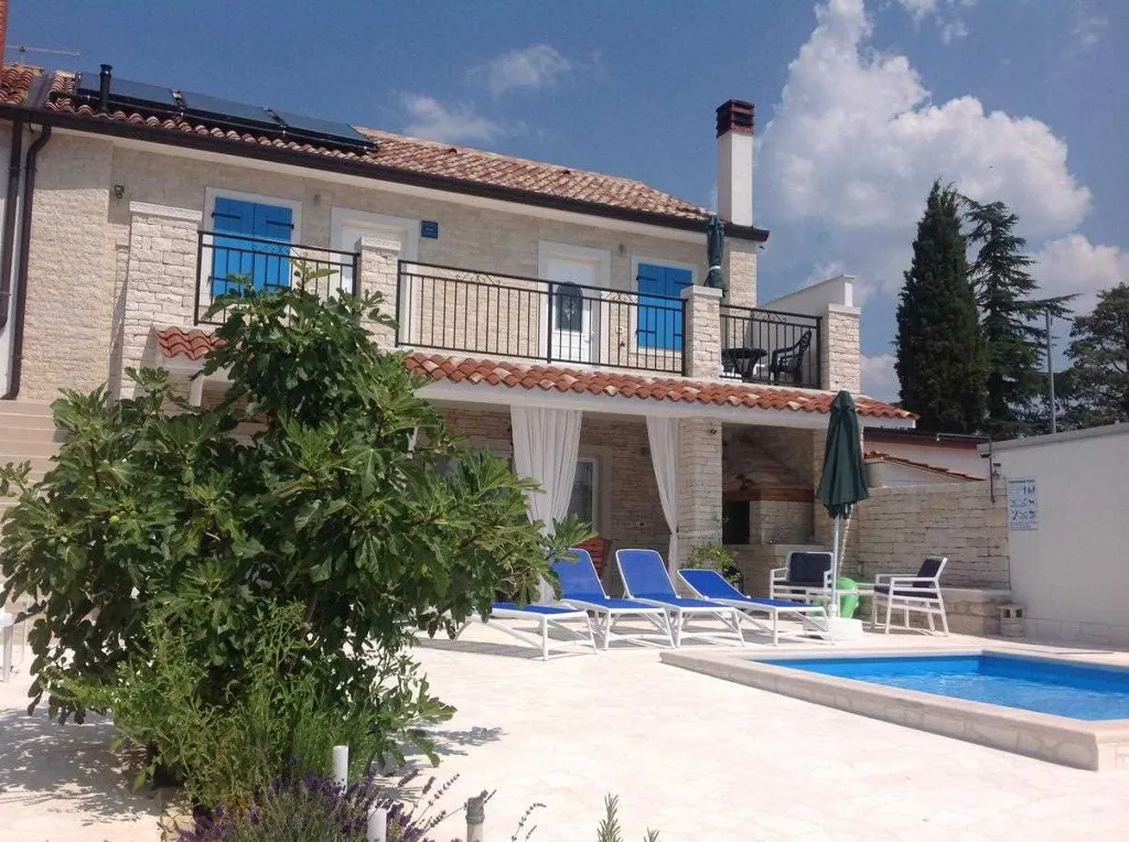 Umag Villa with Swimming Pool for 10