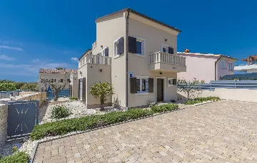 Villa in Premantura for Up to 16 Guests