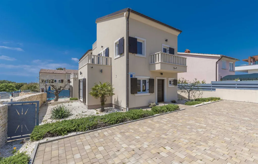 Villa in Premantura for Up to 16 Guests