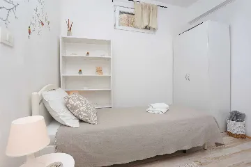 Villa with Oval Pool in Ripenda Verbanci, Croatia