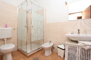 Villa with Oval Pool in Ripenda Verbanci, Croatia