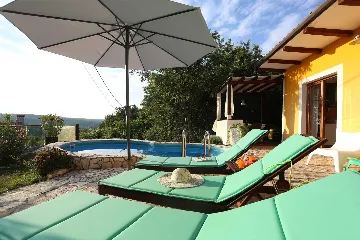 Villa with Oval Pool in Ripenda Verbanci, Croatia