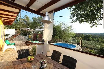 Villa with Oval Pool in Ripenda Verbanci, Croatia