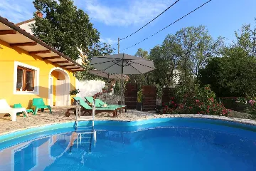 Villa with Oval Pool in Ripenda Verbanci, Croatia