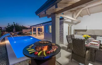 3-Bedroom Villa in Žbandaj for Up to 7 Guests