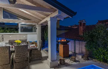 3-Bedroom Villa in Žbandaj for Up to 7 Guests