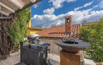 3-Bedroom Villa in Žbandaj for Up to 7 Guests