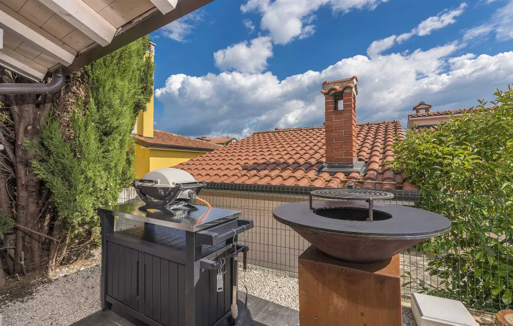 3-Bedroom Villa in Žbandaj for Up to 7 Guests