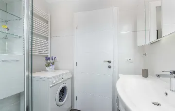 3-Bedroom Villa in Žbandaj for Up to 7 Guests