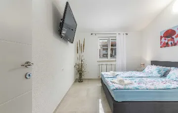 3-Bedroom Villa in Žbandaj for Up to 7 Guests