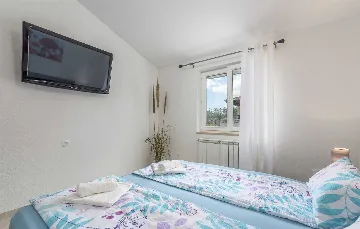 3-Bedroom Villa in Žbandaj for Up to 7 Guests