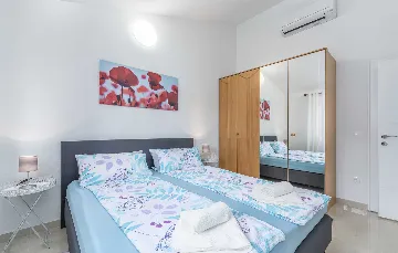 3-Bedroom Villa in Žbandaj for Up to 7 Guests