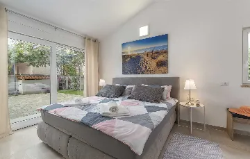 3-Bedroom Villa in Žbandaj for Up to 7 Guests