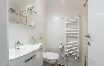 3-Bedroom Villa in Žbandaj for Up to 7 Guests