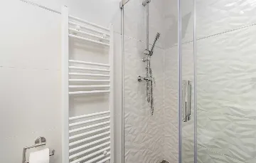 3-Bedroom Villa in Žbandaj for Up to 7 Guests