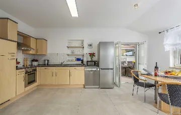 3-Bedroom Villa in Žbandaj for Up to 7 Guests