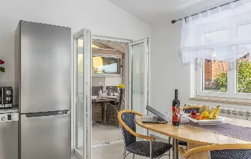 3-Bedroom Villa in Žbandaj for Up to 7 Guests