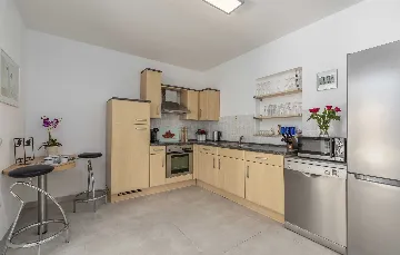 3-Bedroom Villa in Žbandaj for Up to 7 Guests