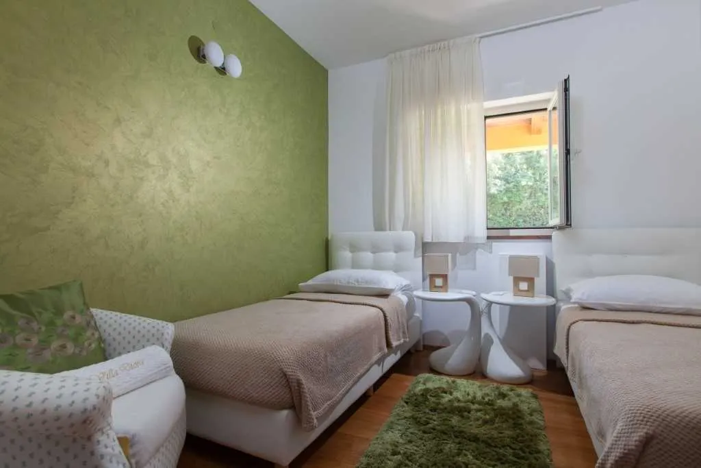 Villa with Private Pool in Karojba