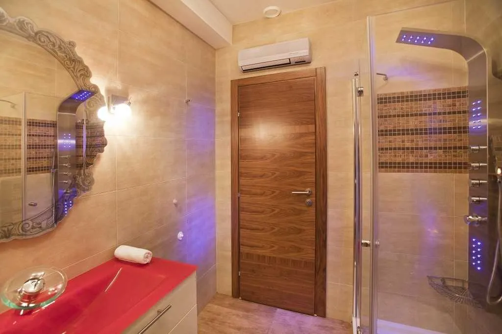 Villa with Private Pool in Karojba