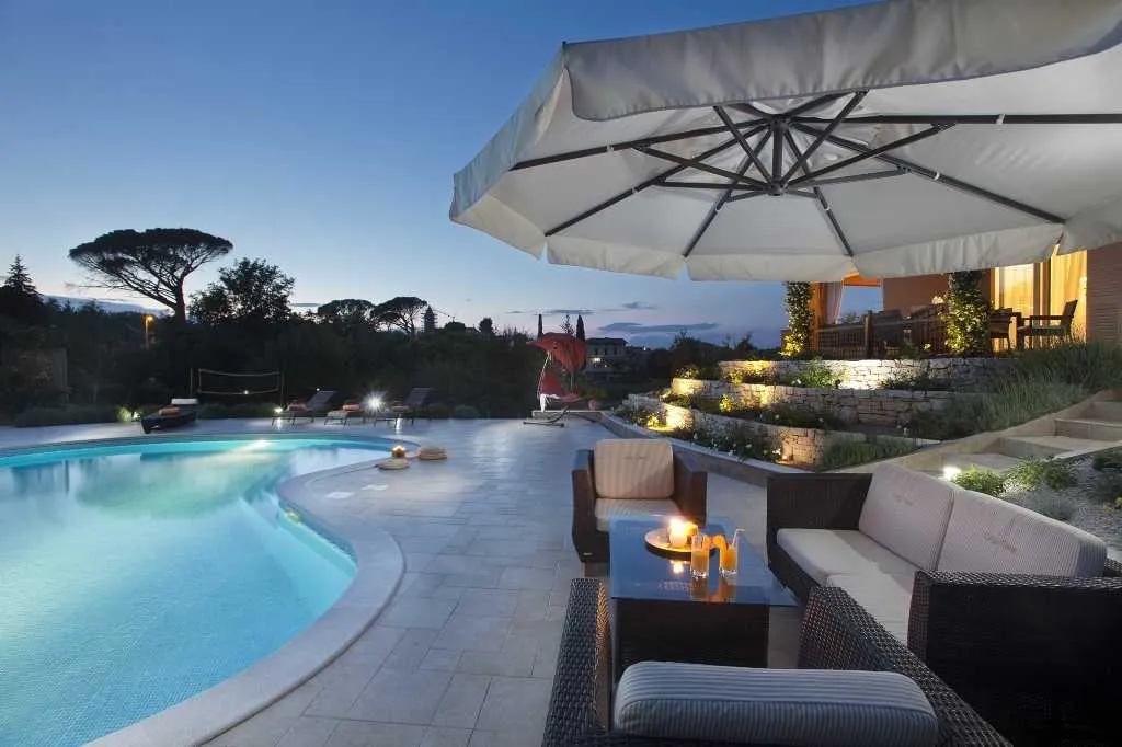 Villa with Private Pool in Karojba
