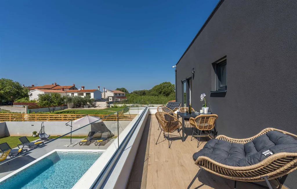 Pula Semi-Detached Villa with Private Pool