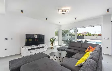 Pula Semi-Detached Villa with Private Pool