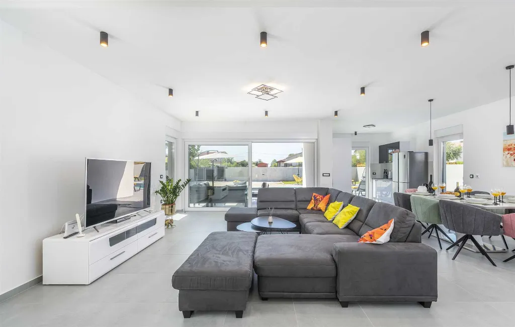 Pula Semi-Detached Villa with Private Pool