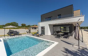 Pula Semi-Detached Villa with Private Pool