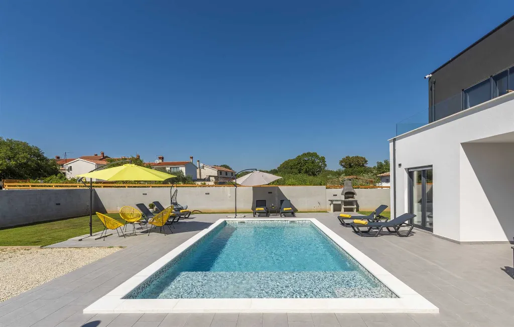 Pula Semi-Detached Villa with Private Pool