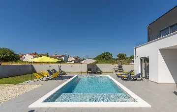 Pula Semi-Detached Villa with Private Pool