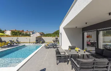 Pula Semi-Detached Villa with Private Pool