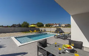 Pula Semi-Detached Villa with Private Pool