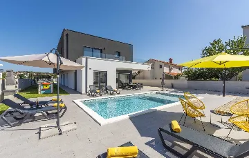 Pula Semi-Detached Villa with Private Pool